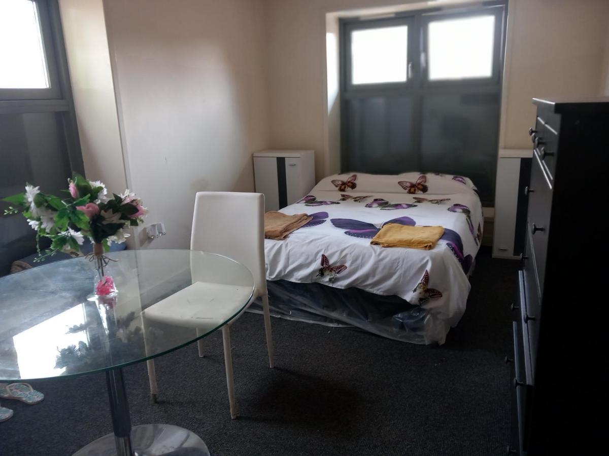 Jah Lodge Croydon Luaran gambar