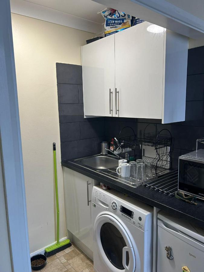 Jah Lodge Croydon Luaran gambar